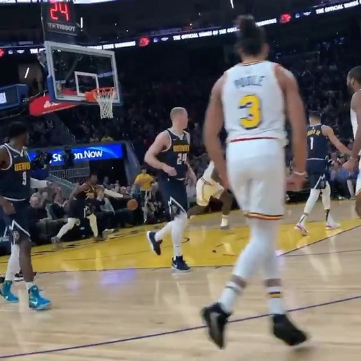 WarriorsTalk on Instagram: "This courtside view of Paschall’s big dunk against Denver 👌🏽 . [via @upclosehoops]"