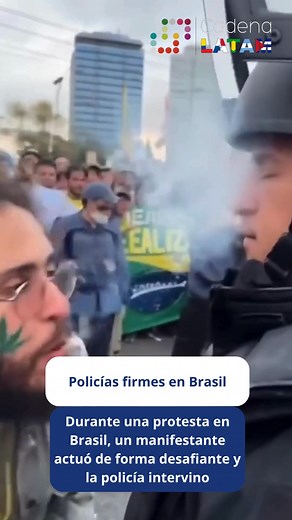 Policías firmes en Brasil Un momento tenso quedó grabado. 🇧🇷 Durante una protesta en Brasil, un manifestante actuó de forma desafiante y la policía intervino con rapidez para controlar la situación, generando debate en redes y comparaciones con otros países. 👀 #NoticiasLatam #Actualidad #CadenaLatam | Cadena Latinoamérica