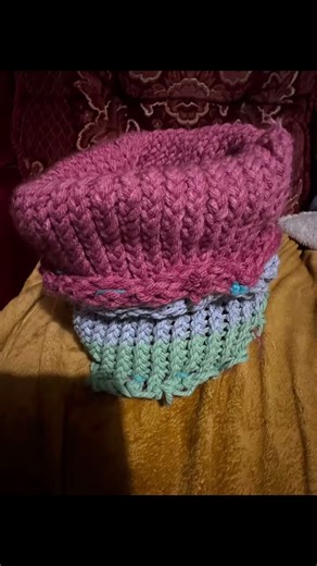 months ago I finished weaving a basket using Yarn and Macrame