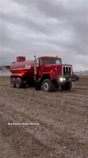 IH PAYSTAR 5000 6wd Truck Spreading Manure #bigtractorpower