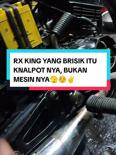 Alhamdulillah hal yg terbiasa rapih masih terjaga kualitasnya sampai saat ini. ya blok OB ABP SE yakin itu, Serapih itu, senyaman itu SE adem itu. makannya ada harga ada kualitas dn sekalinya ada juga ga banyak. inget yaa RX king yg brisik itu knalpot nya bukan mesin nya. soalnya ga ada rx king Dari dealer mesin brisik ☺️✌️. ngga ada yg ga mungkin slama mau blajar. #bengkel2tak #rxkingindonesia #rxking #yamaha #bengkel2takjabodetabek #bengkel2takdepok #rxkingnusantara #rxkingmodifikasi #rxking13