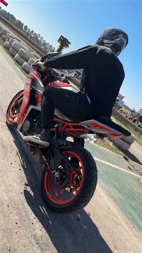 Duke 200 vs RC 200 #motovlog