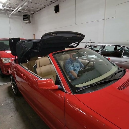 2002 BMW 325Ci close convertible top
