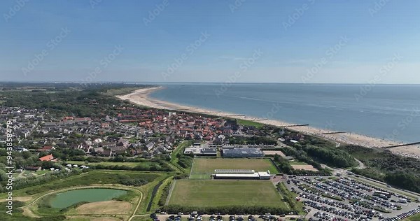Zoutelande is located almost at the head of Walcheren, former island, in the province of Zeeland. The beach of Zoutelande, the Zeeland Riviera.