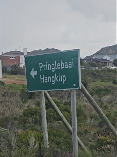 Did you know Pringle Bay has been hiding a wartime secret for 80 years? 🕵️‍♂️🇿🇦 High on Hangklip Mountain sits a hidden radar station from WWII. It was so secret, they didn’t even call it radar—it was the