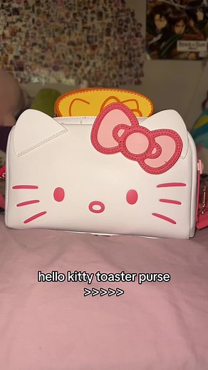 Exploring a Cute Hello Kitty Purse Collection
