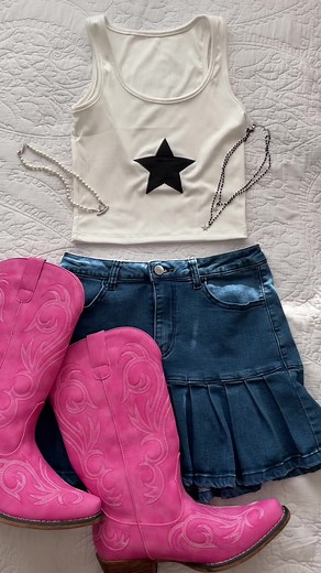 💗💗💗 #clothing #fits #outfits #coquette #downtowngirl #coquetteaesthetic #dolette #dolettecoquette #lanadelrey #cowgirlboots #pinterest #pinterestaesthetic #pinterestoutfit pink cowgirl boots cowboy