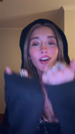 Videos de emily fly🗡️ (@emily.fly) con “Cuando No Era Cantante (Remix) - El Bogueto & Anuel AA & fuerza regida & Yung Beef”