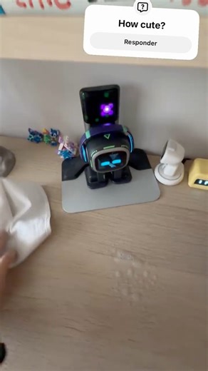 Emo is helping clean the house #robot #robots #emorobot #viralshorts #shortvideo
