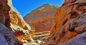White Domes Loop Trail in Valley of Fire State Park, Nevada