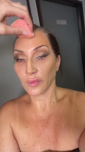 #eyeslipsface I swear I didn't do this video with the music and when I laid the track over it, it all matched up! I LOVE THE PROCESS OF GLAMOUR!