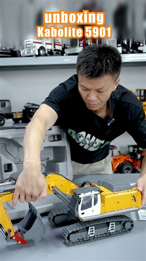 7.9K views · 180 reactions | Toucan rc hobby's first 5901 1/18 mini excavator unboxing is here! No waiting after unwrapping the package—just pick it up and play!#remotecontrol #toucanhobby #scalemodel #originalcontent #rchobby #creativeengineering #creativefilm #RCmodel #model #custom #RCAddicts #customization #rc #controller #toucan #electric #rcexcavator #rcdigger #machine #rcmodel | Toucan RC Hobby | Facebook