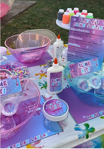 Slime, sparkles & sooo much fun with our slime table set up! 💖🩵💜 Every child got their own slime kit, custom placemat & take-home container! Plus allll the beads, glitter, paint & scents to mix it up ✨🎨 Who else is ready to slime & shine?! 🫟🎉 ⸻ #SlimeVibes #PartyPlanningMagic #SlimeTableGoals #BirthdayPartyFun #SlimeAddict
