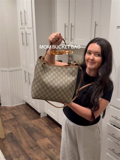 The perfect bucket bag for moms – stylish and super spacious. #MomBucketBag #StylishAndSpacious #BucketBagLove #MomLifeStyle #CarryEverything