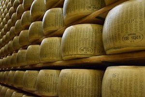 Parmigiano Reggiano vs Grana Padano vs Pecorino Romano