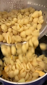 The BEST shells & cheese! Recipe 👇🏼 https://aldentediva.com/2022/04/04/the-best-no-roux-shells-and-cheese/ | Al Dente Diva Food & Recipes