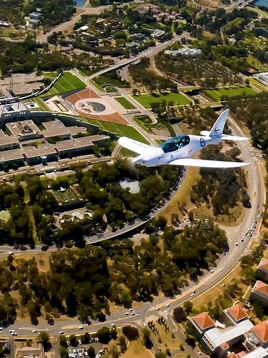 Formation Flying over Canberra. The flight characteristics and performance of the SHARK make it the perfect aircraft for close formation flying. Formation concepts are easier to learn in a tandem aircraft: the seating arrangement delivers the ideal learning environment and is aligned with the aircraft's centreline, so it feels like the wings are strapped to your body. And the flight behaviour reflects this as control inputs are immediate and precise. The SHARK delivers on its design promise—putt