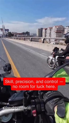 Oyku on Instagram: "A motorcycle police officer spots another bike carrying two people, with its license plate deliberately covered. The passenger isn’t wearing a helmet. Despite the officer’s commands to stop, the rider attempts to escape. With a precisely calculated maneuver, the officer closes in, reaches for the ignition key, and safely disables the motorcycle — bringing both riders to a stop without harm. This moment shows the incredible skill and precision of trained motorcycle police offi