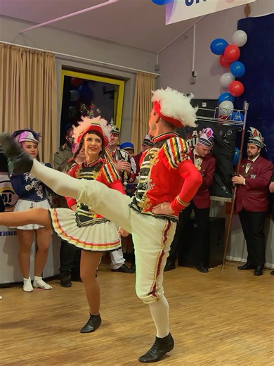 Tanzmariechen auf Tour: Karneval, Showtanz, Gardetanz