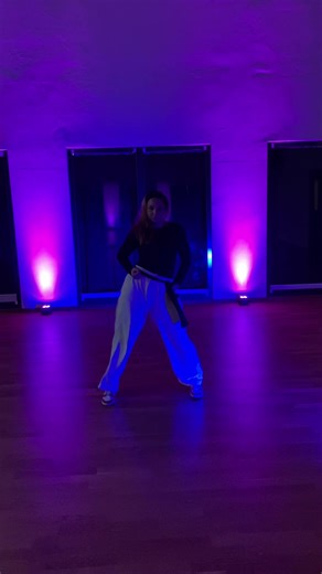 2025 Sports Car Dance Choreography Showcase