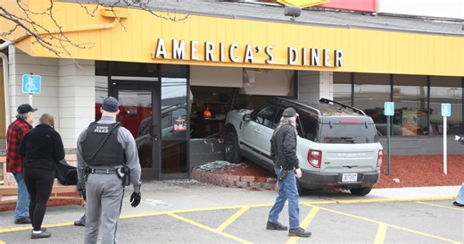 SUV crashes into Denny's restaurant on South Transit in Lockport
