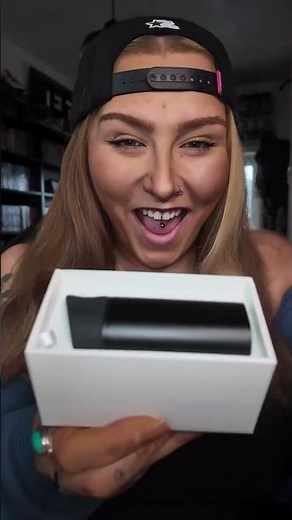 No talking. Just sounds. ASMR unboxing with Yocan Black Pocket. 🖤💨