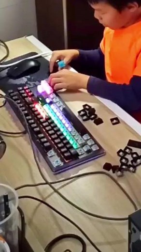 #亲子教育 物理启蒙，从小学就可以学了。通过生活中的现象，剖析物理，接触物理。 #童书推荐 #读书