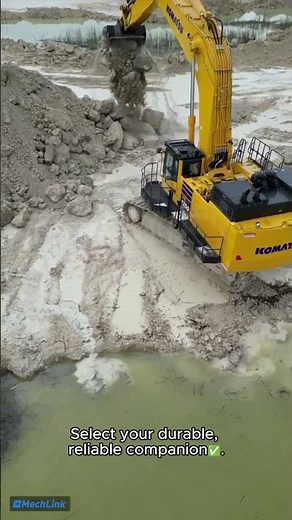 Caterpillar vs Komatsu – which excavator would you choose for your project? 🚜#caterpillar #komatsu
