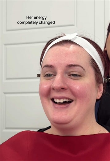 Her reaction says it all. In the right colors, you see it instantly— brighter eyes, clearer skin, and a completely different energy. The power of the correct colours. 🤍 #ColourAnalysis #colortheory #coloranalysistok #yeg