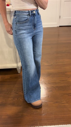 High-waisted jeans that actually snatch the waist and flatter every curve — especially for my petite girlies. Super comfy, super sculpting, and the booty looks BEAUTIFUL in these. Grab them while they're on Black Friday sale. #tiktokshopblackfriday #FashionDeals