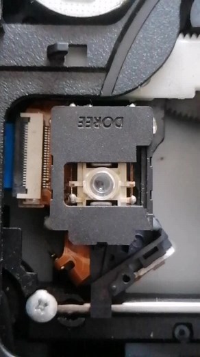 Como limpiar un laser (Mantenimiento a laser) lector de CD/DVD #DVD #reproductordemusica #cd #reparacionlaser #mantenimientolaptop #mantenimientopreventivo #mantenimiento #mantenimientoplay4 #mantenimientoxbox #reparaciondecelulares #reparacionamplificador #reparacion