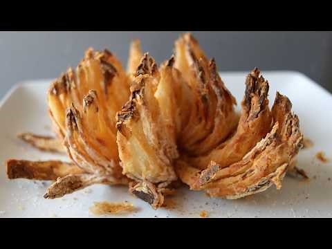 How to Make a Bloomin' Onion in Your Air Fryer!