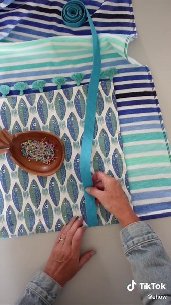 DIY Beach Towel Tote Bag: Perfect for Pool Days