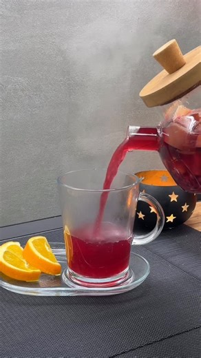 Violeta shehaj on Instagram: "Caj magjik 👌 Perbersit 1 shege 1 portokall 1 limon 1 Molle I ziej 20 min dhe pak Mjalte eshte super per shije dhe vlera . Mund ta zjejme 2 here @gatimet_e_violes_ #caj"