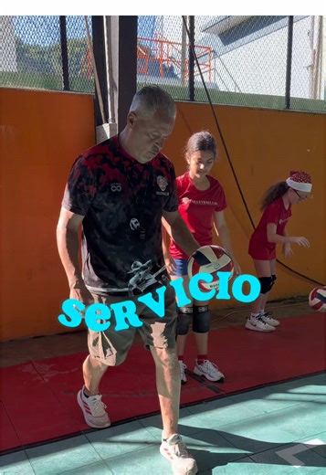 Hoy les presentamos uno de los más efectivos: el servicio flotante, control, precisión y dificultad para la recepción🏐⭐️ #volleyball #parati #puertorico #foryoupage #volleyballworld