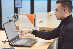 Glamos combats coronavirus by turning any display into a touchless touchscreen - Gizmochina