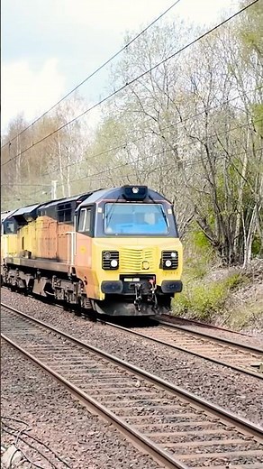 Colas Class 70 Viewpark Colas Rail to Oxwellmains Lafarge Colas passing Holytown #class70 #colasrail