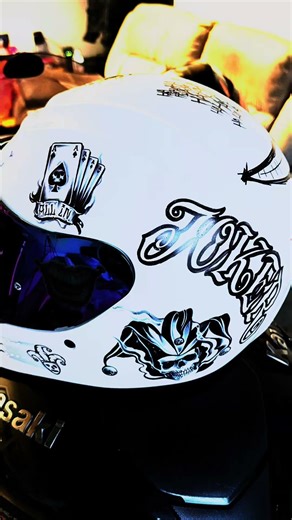 CUSTOM: SIMPSON HELMET