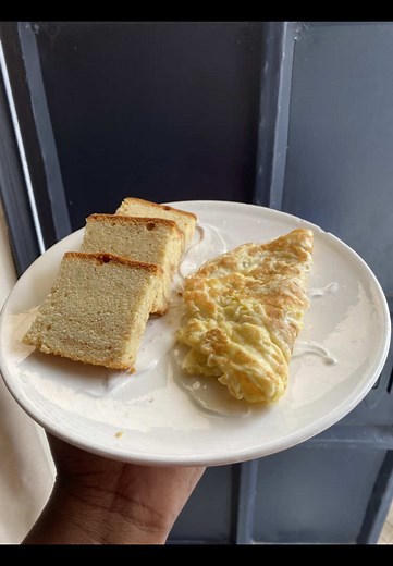 A simple breakfast before heading to work💋 #fyp #fouryou #viralvideos #tiktokviral #foryoupage #creatorsearchinsights #fypシ゚ #breakfast