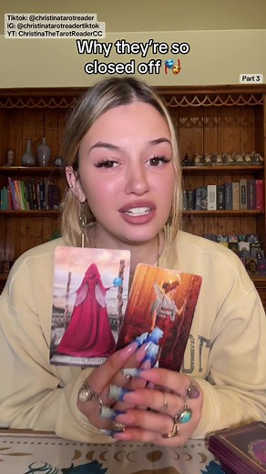 Christina The Tarot Reader ✨💜 (@christinatarotreader)’s video of tarot reading