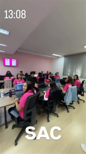 IMPRESSIONANTE!! Virgínia e sócios apresentam uma parte da Wepink. 🩷 | Fame World