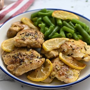 Recipe here: https://therecipecritic.com/instant-pot-lemon-garlic-chicken/ Instant Pot Lemon Garlic Chicken is simple and easy to make in the pressure cooker and perfect for busy weeknights. The chicken cooks up tender and juicy in a buttery lemon garlic sauce. | Tried and True Recipes