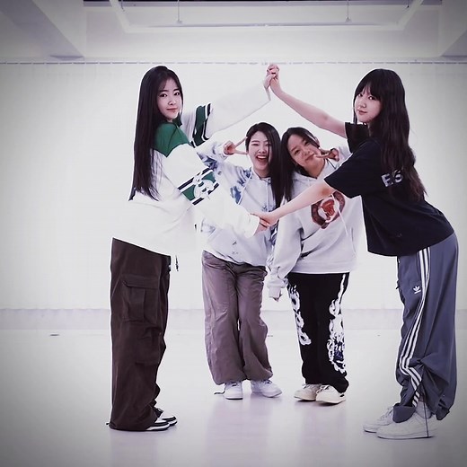 VVUP dance cover - Twice 'LIKEY' #vvup #hyunny #kimberly #kim #paan #suyeon #twice #likey #kpop