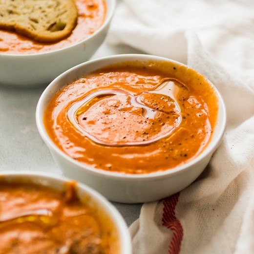 Vegan Roasted Tomato Soup