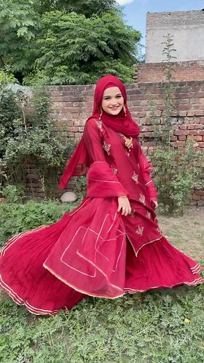 @fatimah_jaffry celebrated her first EID after wedding in #shaposhofficail article & we love thissss newly wed bride look 🌹❤️ #eidwithshaposh #eid23 | Sha Posh