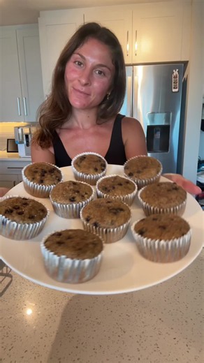 Healthy blueberry muffins that are gluten free, naturally sweetened, and actually soft & fluffy 🫐✨ Been loving these lately when I want something sweet without all the refined sugar, they seriously taste like something from a bakery 🤍 Want more healthy dessert recipes? comment “DESSERTS” below ✨ #blueberrymuffins #glutenfreerecipes #healthysweets #baking #sweettreat