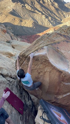 Eye of Providence V4 | Red Rock Bouldering