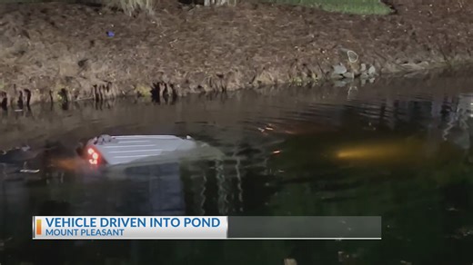Mount Pleasant police respond to vehicle submerged in pond