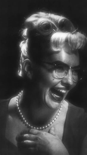 Meet the Band: Joining Pearlington Enterprises for the first time, we’re excited to welcome @sydneysleadd into the fold! This isn’t someone you’d want to run into in the roller derby but daggit you’ll sure want to hear her belt n warble. Sindee Sleaze is fierce commander w a checkered future only a true visionary could dream up. | Nellie Pearl