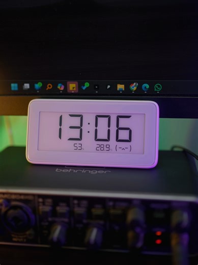 Xiaomi Temperature and Humidity Monitor Clock Review